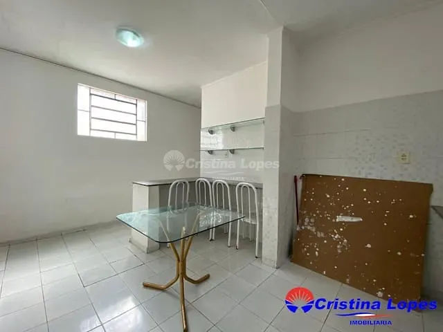Casa com 228m² 4 quartos e 1 banheiro, à venda, no bairro Centro em Teresina