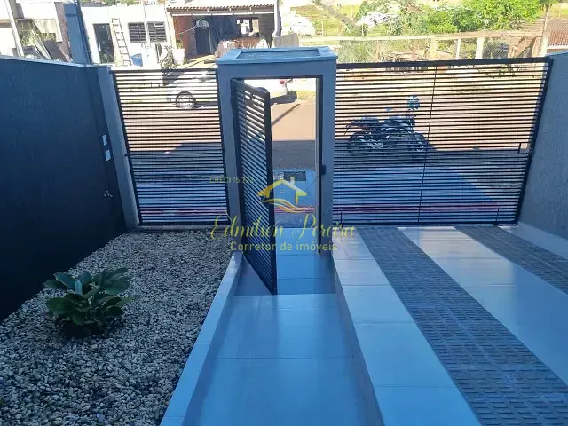 Casa com 180m² 3 quartos e 2 banheiros, à venda, no bairro Colúmbia em Londrina