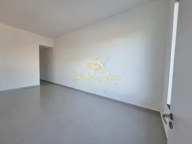 Casa com 180m² 3 quartos e 2 banheiros, à venda, no bairro Colúmbia em Londrina