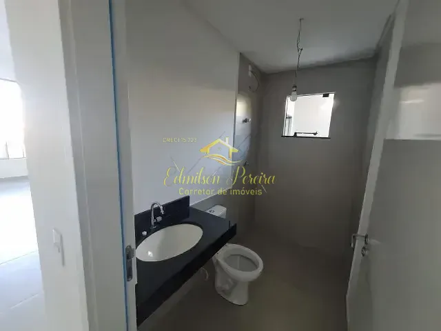 Casa com 180m² 3 quartos e 2 banheiros, à venda, no bairro Colúmbia em Londrina