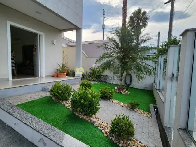 Casa com 360m² 3 quartos e 4 banheiros, à venda, no bairro Pedra Branca em Palhoça