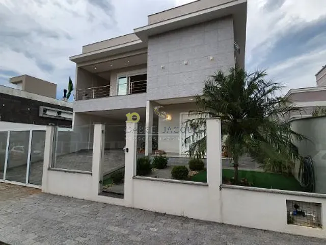 Casa com 360m² 3 quartos e 4 banheiros, à venda, no bairro Pedra Branca em Palhoça