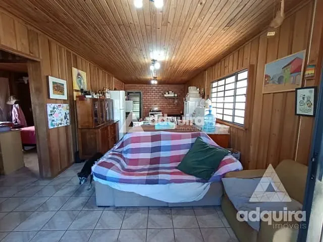 Casa com 660m² 2 quartos e 2 banheiros, à venda, no bairro Uvaranas em Ponta Grossa