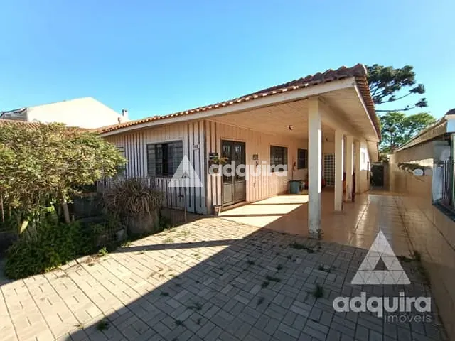 Casa com 660m² 2 quartos e 2 banheiros, à venda, no bairro Uvaranas em Ponta Grossa