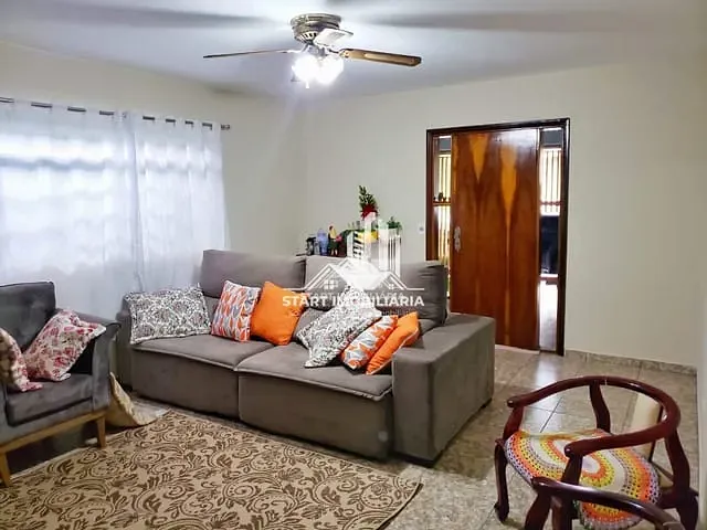 Casa com 200m² 3 quartos e 2 banheiros, à venda, no bairro Michel Neme em Pederneiras