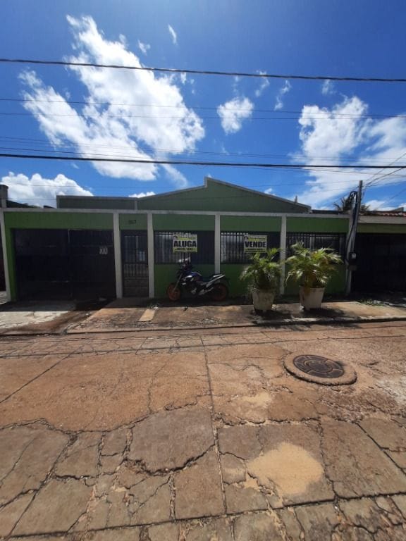 Casa à venda e aluguel com 5 quartos, 10m² - Foto 1