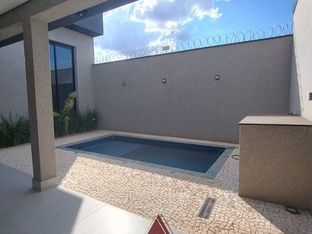 Casa com 200m² 2 quartos e 2 banheiros, à venda, no bairro Jardim Zelinda em Franca