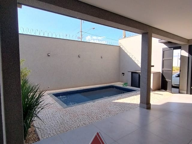 Casa com 200m² 2 quartos e 2 banheiros, à venda, no bairro Jardim Zelinda em Franca