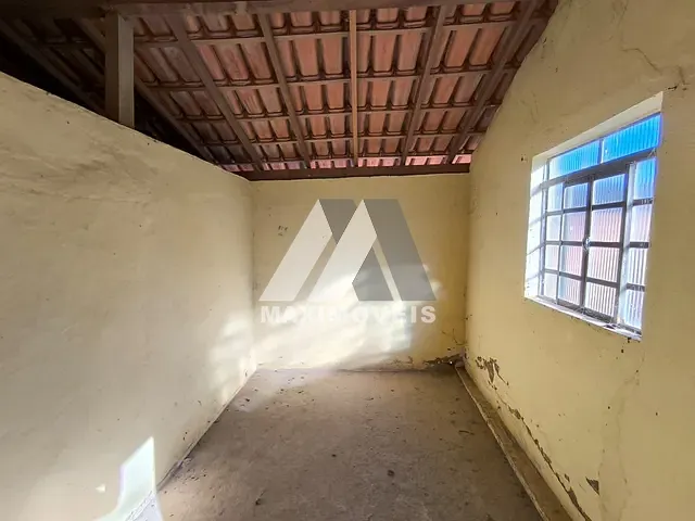 Casa com 216m² 3 quartos e 1 banheiro, à venda, no bairro Bela Vista em Araçuaí
