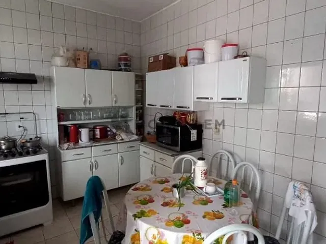 Casa com 220m² 4 quartos e 2 banheiros, à venda, no bairro Jardim Bernadete em Itajubá