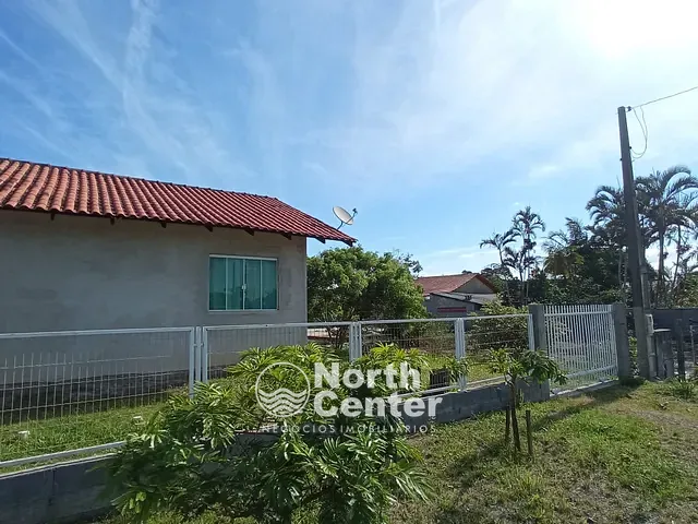Casa 2 quartos e 1 banheiro, para alugar, no bairro Salinas em Balneário Barra do Sul