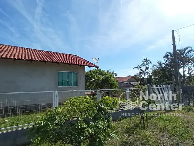 Casa 2 quartos e 1 banheiro, para alugar, no bairro Salinas em Balneário Barra do Sul