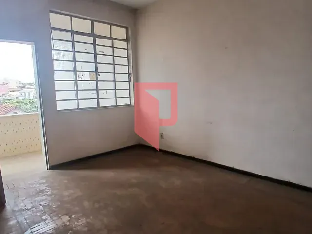 Casa 3 quartos e 1 banheiro, à venda, no bairro Caiçaras em Belo Horizonte