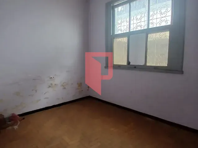 Casa 3 quartos e 1 banheiro, à venda, no bairro Caiçaras em Belo Horizonte