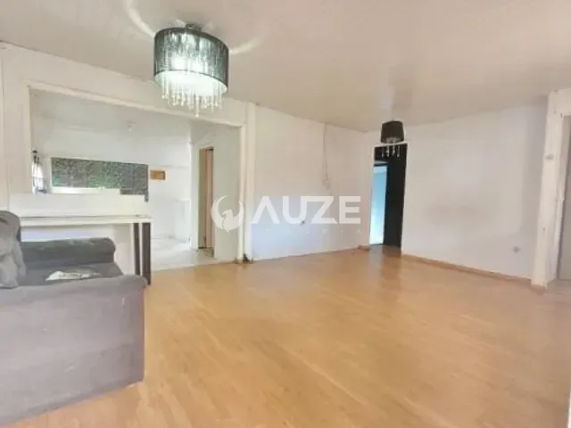 Casa com 1m², à venda, no bairro Portão em Curitiba