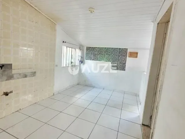 Casa com 1m², à venda, no bairro Portão em Curitiba