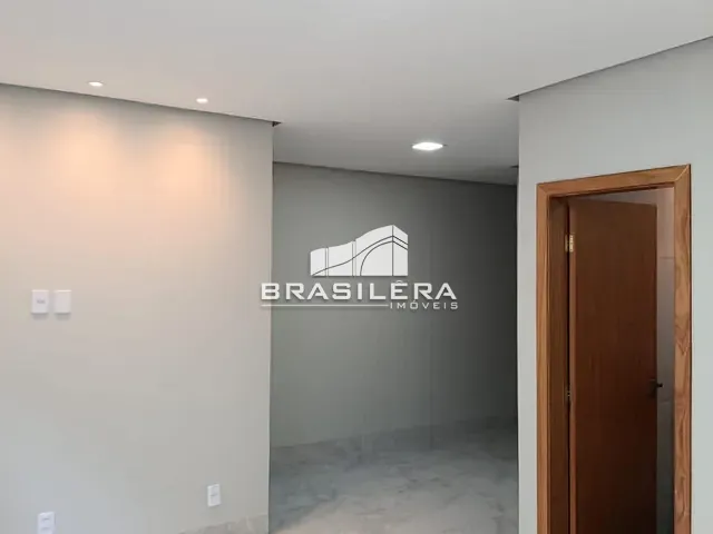 Casa com 259m² 3 quartos e 4 banheiros, à venda, no bairro Jardins Parma em Senador Canedo