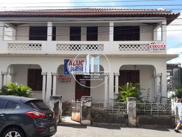 Casa com 1001m², para alugar, no bairro Centro em Pouso Alegre