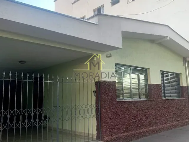 Casa com 183m² 3 quartos e 2 banheiros, à venda, no bairro Centro em Guaxupé