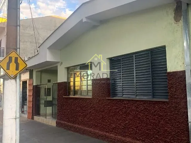 Casa com 183m² 3 quartos e 2 banheiros, à venda, no bairro Centro em Guaxupé