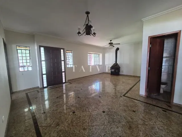 Casa com 2750m² 3 quartos e 3 banheiros, à venda, no bairro Recanto do Salto em Londrina