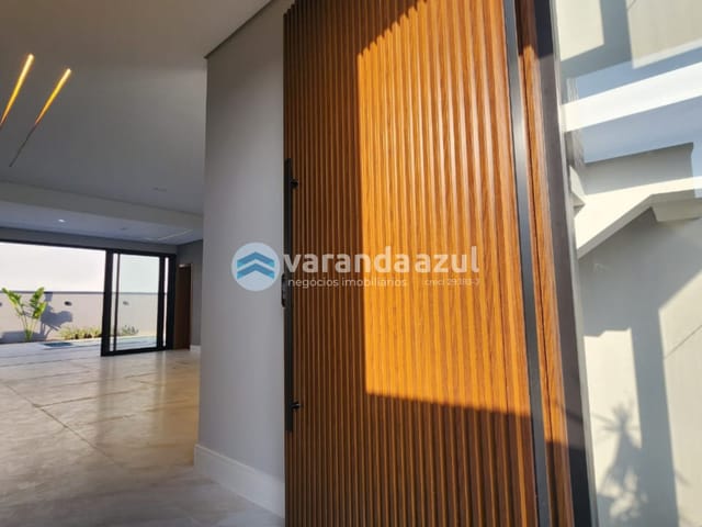 Casa com 300m² 3 quartos e 4 banheiros, à venda, no bairro Cézar de Souza em Mogi das Cruzes