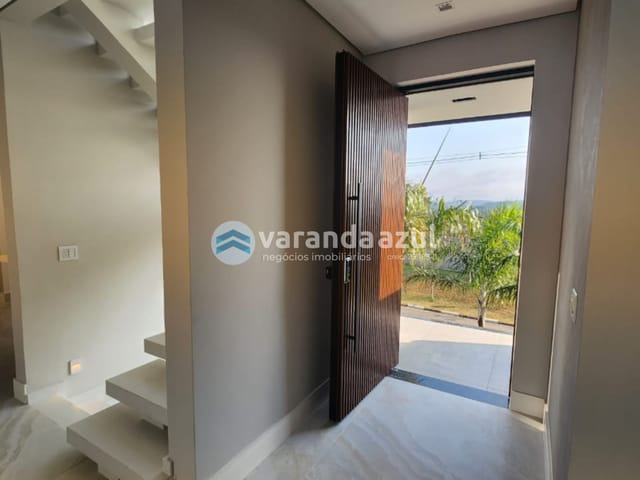 Casa com 300m² 3 quartos e 4 banheiros, à venda, no bairro Cézar de Souza em Mogi das Cruzes