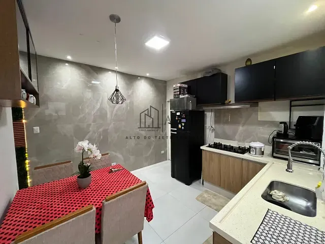 Casa com 125m² 2 quartos e 1 banheiro, à venda, no bairro Jardim Cambuci em Mogi das Cruzes