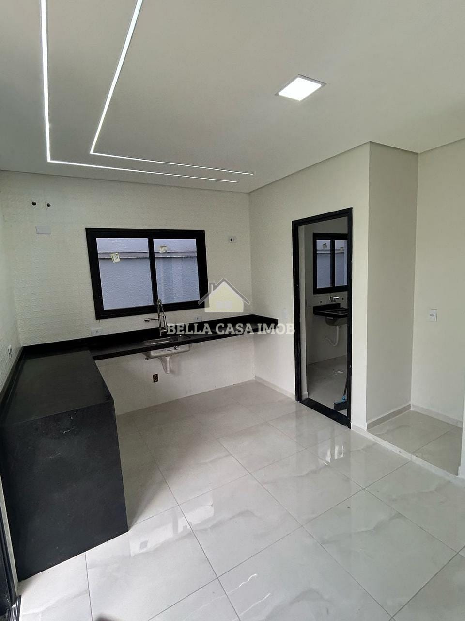 Casa à venda com 3 quartos, 219m² - Foto 9