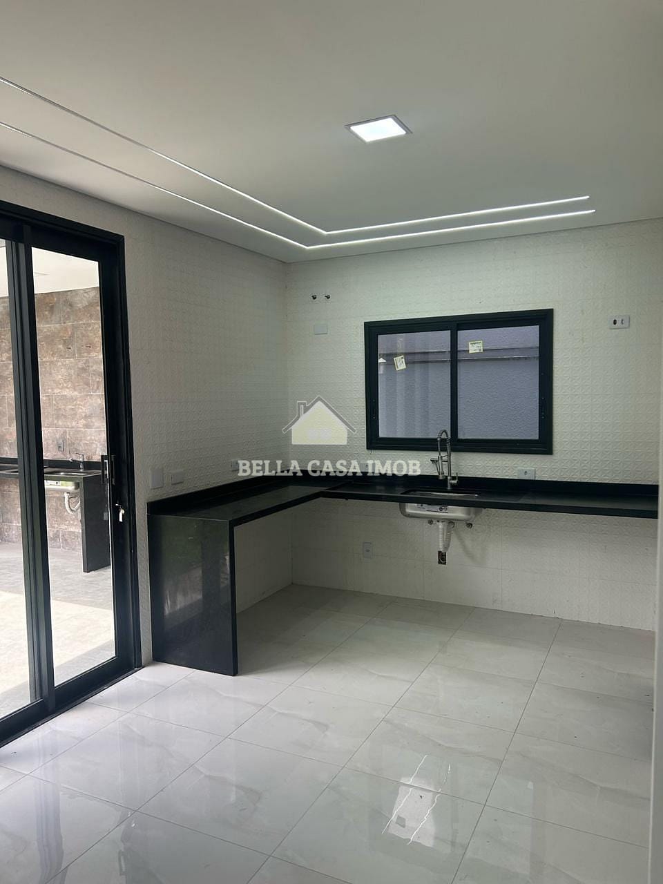 Casa à venda com 3 quartos, 219m² - Foto 11