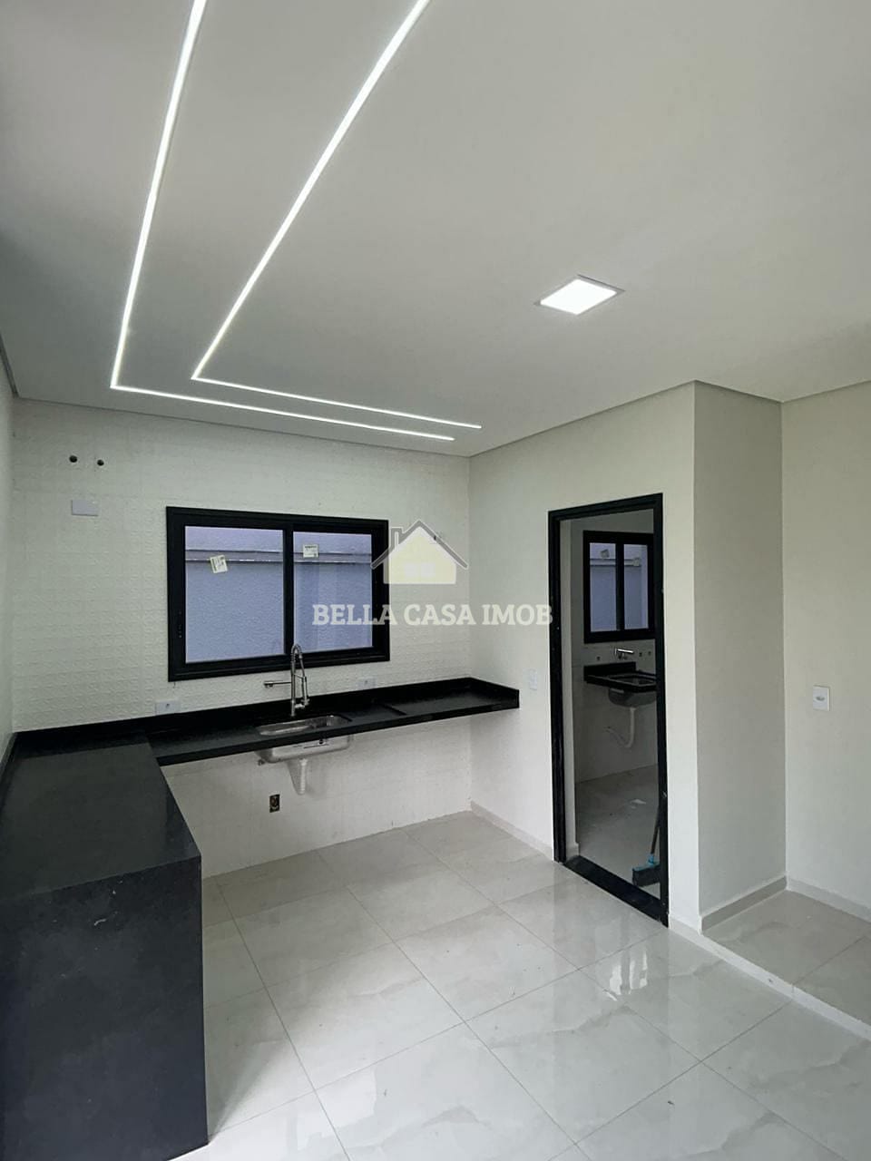 Casa à venda com 3 quartos, 219m² - Foto 7