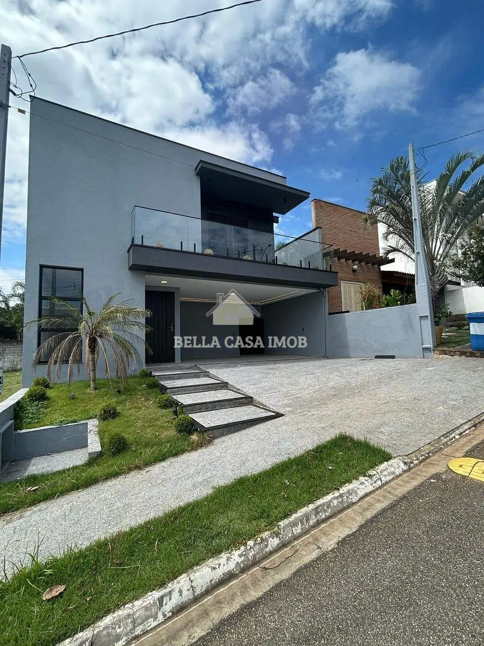 Casa, 3 quartos, 219 m² - Foto 1