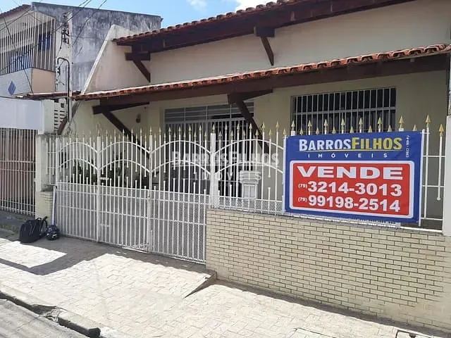 Casa com 140m² 2 quartos e 2 banheiros, à venda, no bairro São José em Aracaju