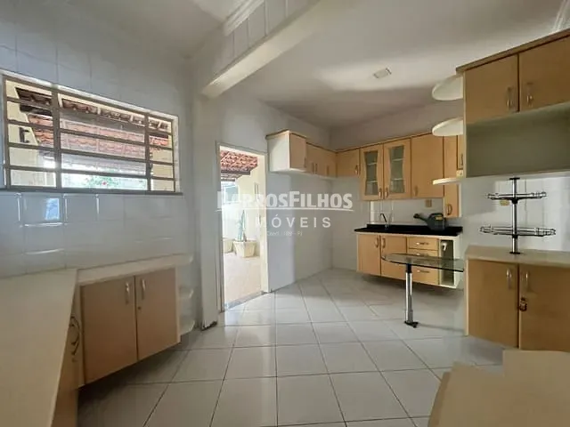 Casa com 140m² 2 quartos e 2 banheiros, à venda, no bairro São José em Aracaju