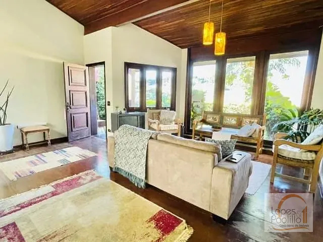 Casa com 1200m² 3 quartos e 1 banheiro, à venda ou para alugar, no bairro Vila Gardênia em Atibaia