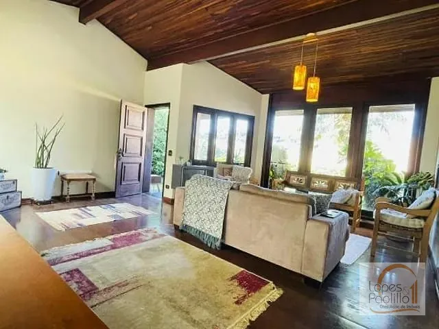 Casa com 1200m² 3 quartos e 1 banheiro, à venda ou para alugar, no bairro Vila Gardênia em Atibaia