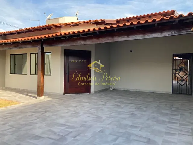 Casa com 250m² 3 quartos e 3 banheiros, à venda, no bairro Jardim Tarumã em Londrina