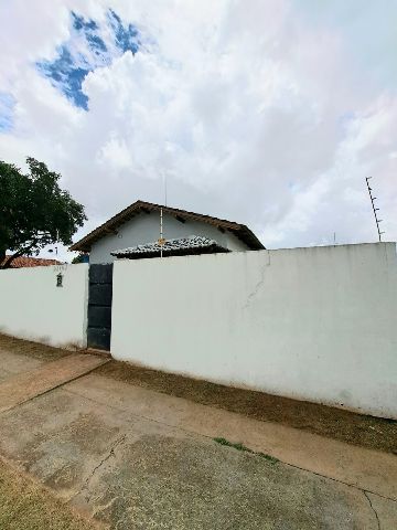 Casa 2 quartos e 2 banheiros, à venda, no bairro Residencial Arara-azul em Nova Mutum