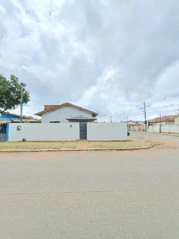 Casa 2 quartos e 2 banheiros, à venda, no bairro Residencial Arara-azul em Nova Mutum