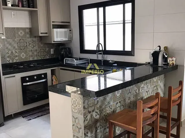 Casa com 180m² 3 quartos e 2 banheiros, à venda, no bairro Jardim Guarujá em Salto