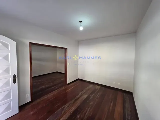 Casa 3 quartos e 2 banheiros, à venda, no bairro Alto da Serra em Petrópolis