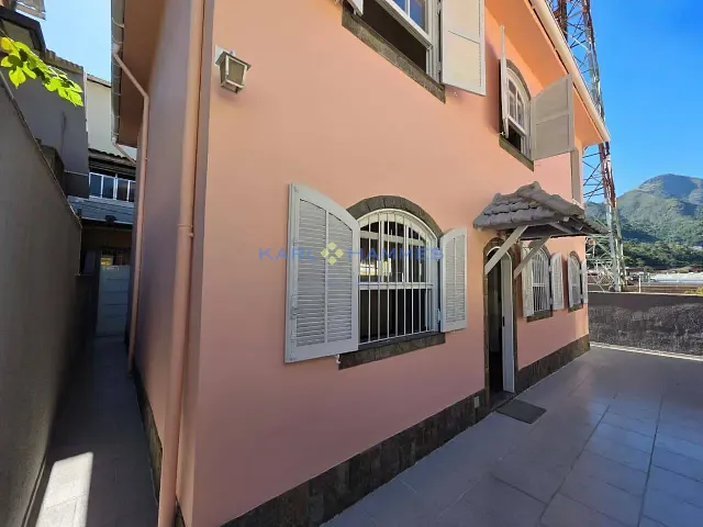 Casa 3 quartos e 2 banheiros, à venda, no bairro Alto da Serra em Petrópolis