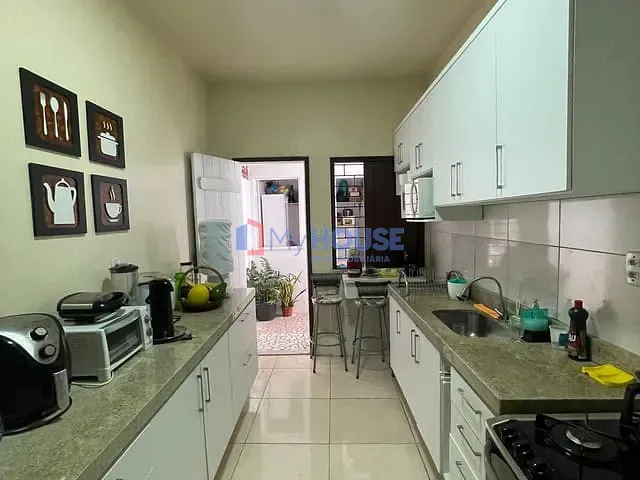 Casa 4 quartos e 4 banheiros, à venda, no bairro Hernani Sá em Ilhéus