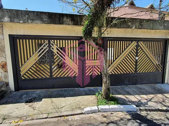 Casa com 173m² 3 quartos e 3 banheiros, para alugar, no bairro Santa Terezinha em São Bernardo do Campo