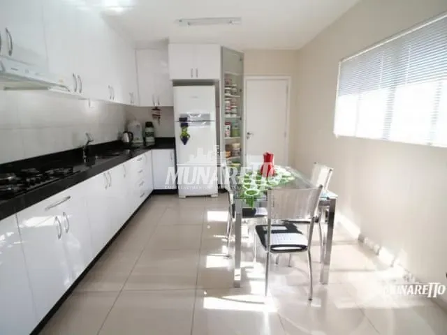Casa com 360m² 3 quartos e 2 banheiros, à venda, no bairro Centro em Ipira