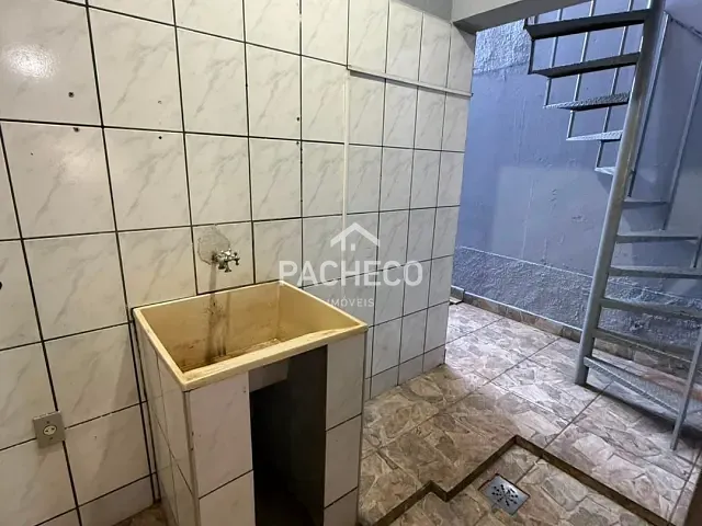 Casa 3 quartos e 1 banheiro, para alugar, no bairro Jardim São Francisco em Santa Bárbara D'Oeste