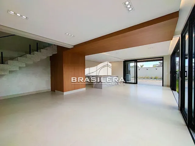 Casa com 269m² 3 quartos e 5 banheiros, à venda, no bairro Jardins Versalhes em Aparecida de Goiânia