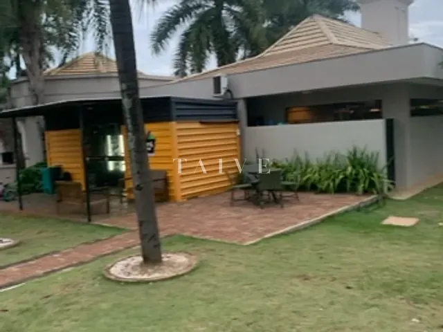 Casa 3 quartos e 4 banheiros, à venda ou para alugar, no bairro Esperança em Londrina