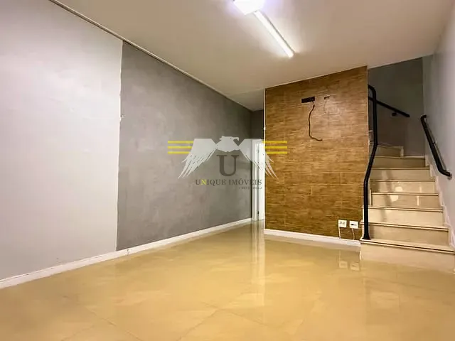Casa com 180m², para alugar, no bairro Vila Gomes Cardim em São Paulo