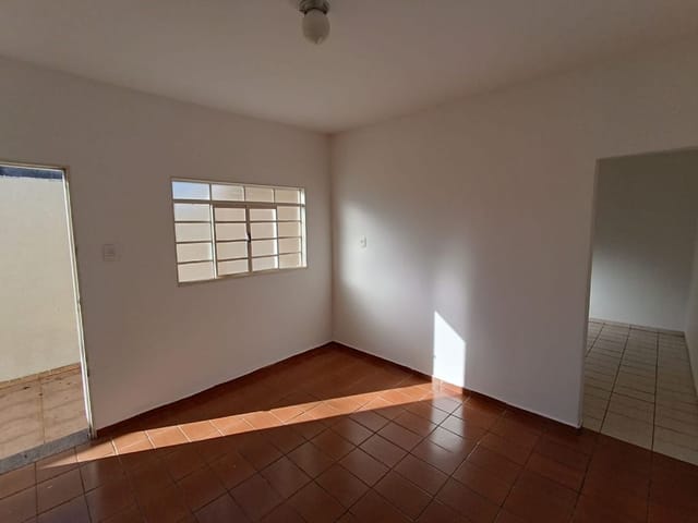 Foto do Casa - Casa com 1 dormitório para alugar, 10 m² por R$ 877,83/mês - Fabrício - Uberaba/MG | ZUCATO IMOBILIARIA LTDA